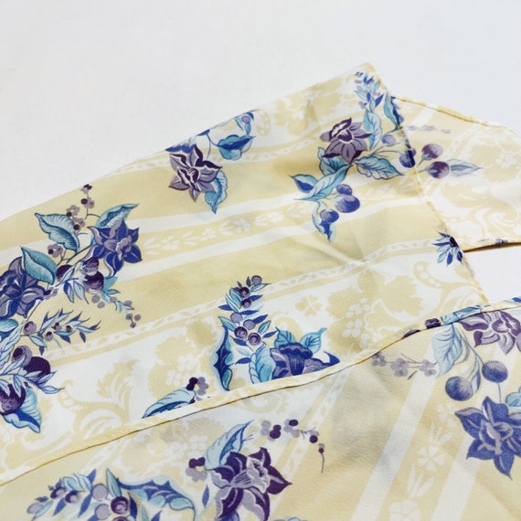 Vintage Floral Bandana - image 8