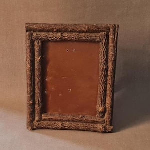 Tabletop frame, in brown resin imitating pieces of wood, Loft decor, decorative frame, antique frame, vintage frame, 1960s