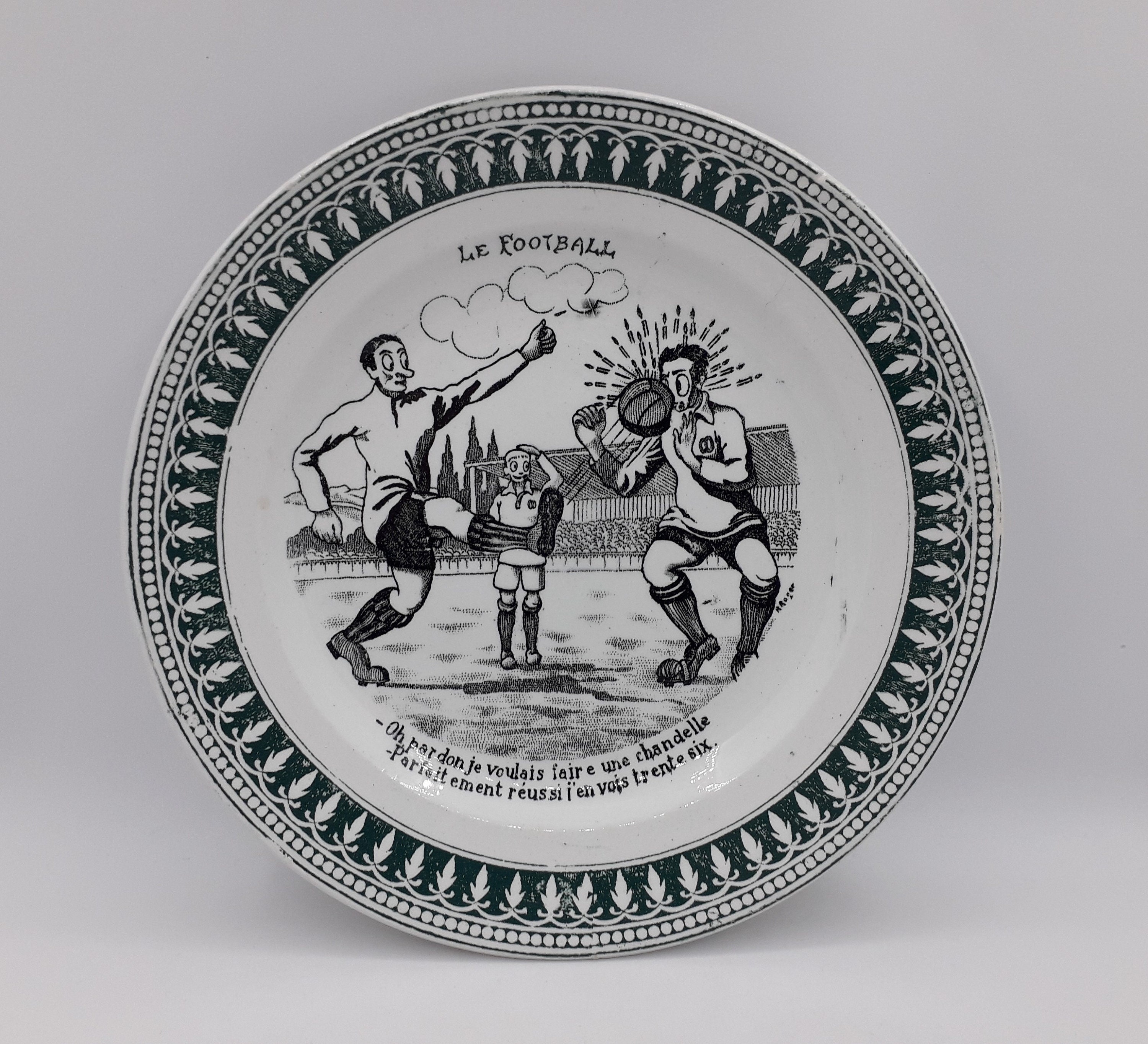 RARE SÉRIE DE 12 Assiettes Faience Humoristique De Saint Amand Les