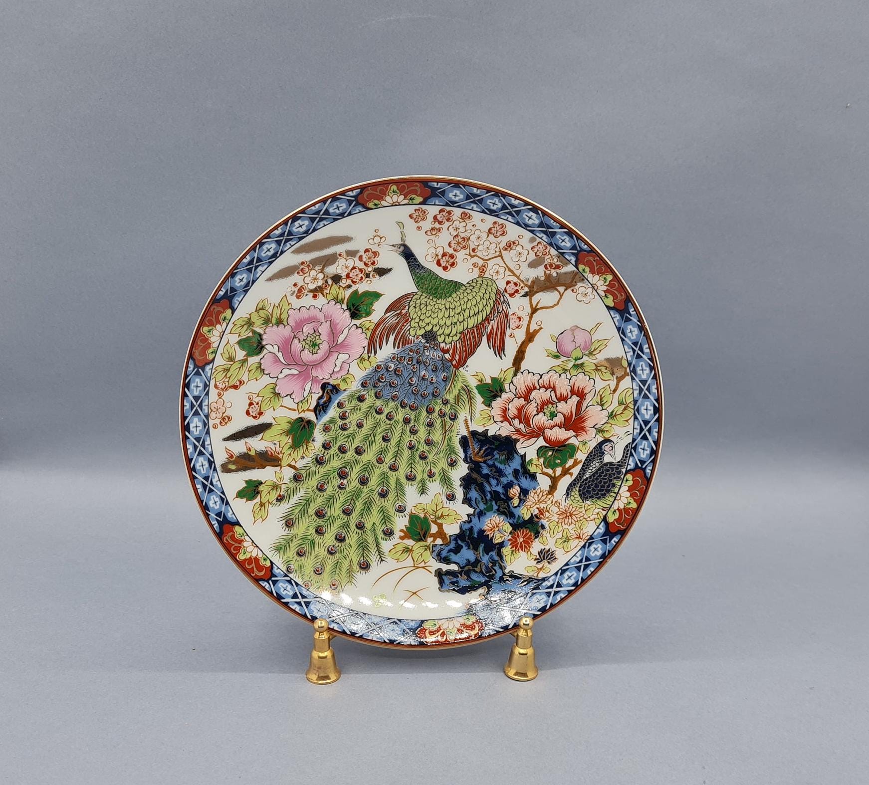 Vitrine miniature de style rocaille en porcelai