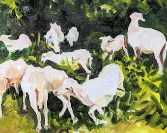 Puede incluir: Una pintura de un grupo de ovejas blancas en un campo verde. Las ovejas están de pie y tumbadas en una variedad de poses. El fondo es un exuberante bosque verde.