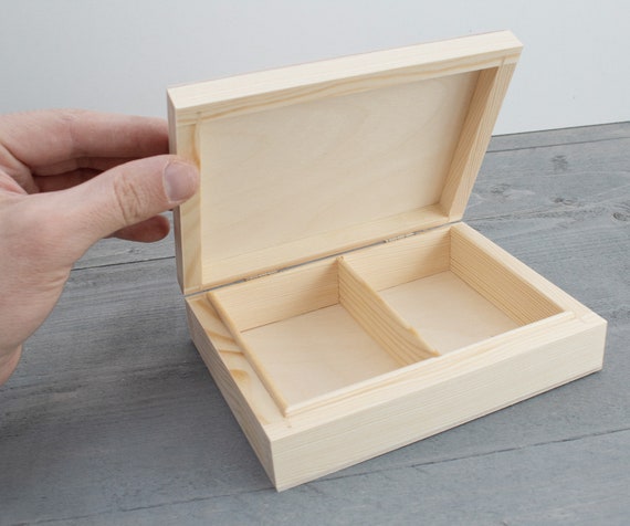 Piccola scatola di legno grezza con 2 scomparti, scatola di legno non  verniciata, scatola di stoccaggio in legno, decoupage - Etsy Italia
