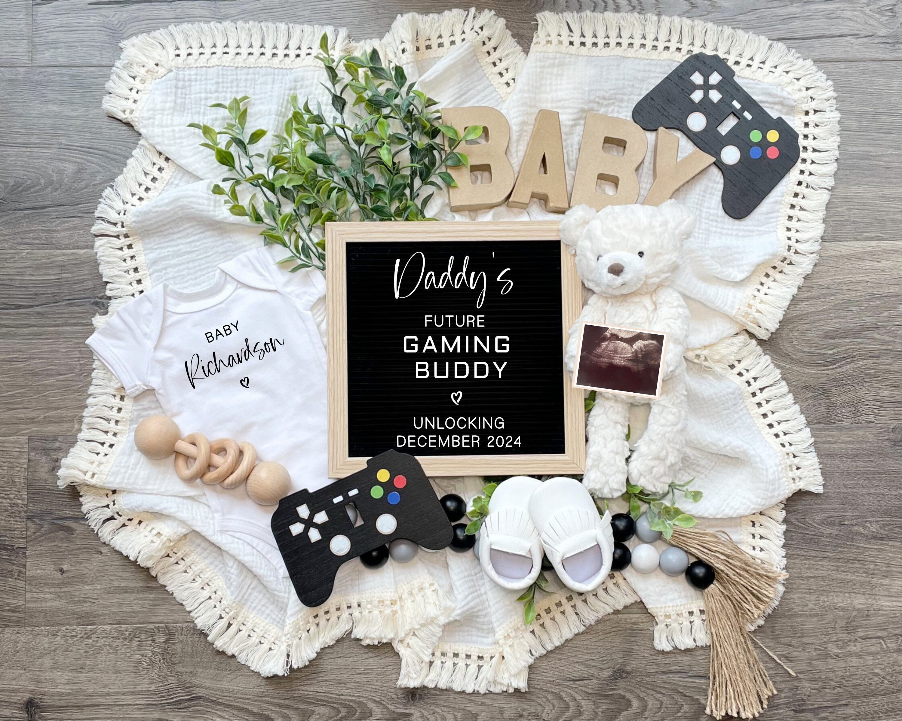 Newborn Essentials Pregnancy Announcement Box: Hello Daddy