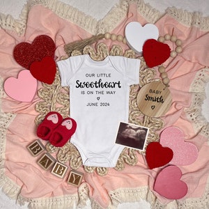Valentine&#39;s Day Pregnancy Announcement, Digital Baby Announcement, Editable Template, Gender Neutral, Social Media Pregnancy Reveal