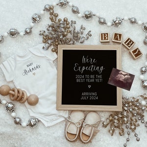 New Year Digital Pregnancy Announcement, Baby Announcement, Gender Neutral, Editable Template, Expecting In 2024, New Year New Baby