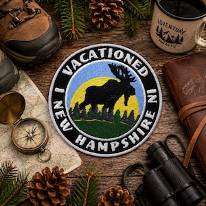 Parche bordado "Vacacioné en New Hampshire" para planchar o coser en ropa, chalecos, mochilas y accesorios. Diseño de alce. Recuerdo de viaje de New Hampshire.