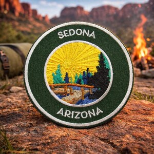 Sedona Arizona-patch/opstrijkpatch/natuurbadge/reissouvenircadeau/Red Rock/Camping/Geborduurde opnaaibare appliqué voor kleding hoeden rugzak