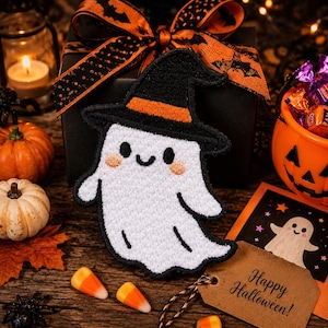 Cute Ghost Patch/Halloween Gift/Iron-on Patch/Spooky & Scary/Kawaii Style/Sew-on Applique for Costume Clothing Jacket Trick or Treat Bag