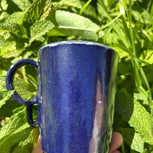 Koboltblå liten mugg