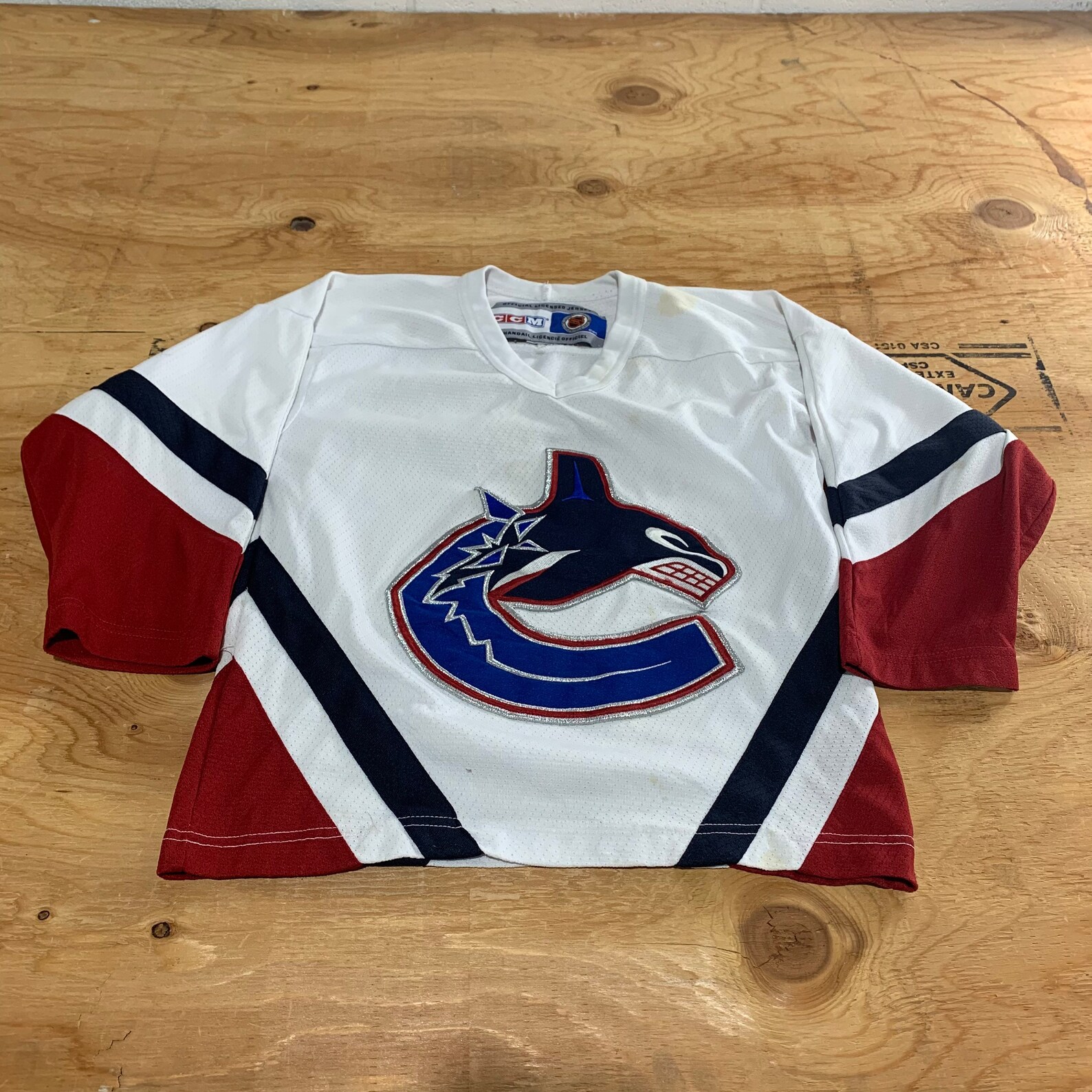 ccm vancouver canucks jersey