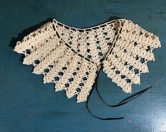 Antique Victorian Hand Crocheted Lace Collar