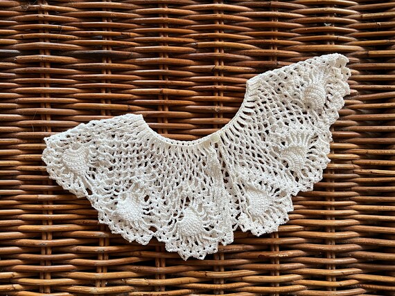 Antique Edwardian Hand Crocheted Lace Collar from… - image 10