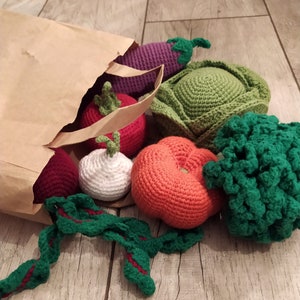 Crochet vegetables and fruits. Amigurumi toys.