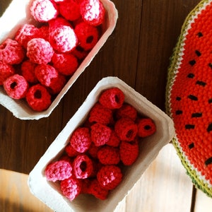 Crochet 25 raspberries, stuffed amigurumi fruits, cotton yarn play food, miniature food, pretend play food set.