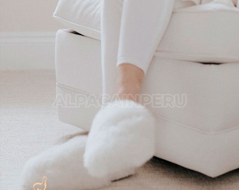 White sandal slippers, natural color alpaca slippers, slippers for birthday gifts, soft and warm slippers, 100% handmade slippers