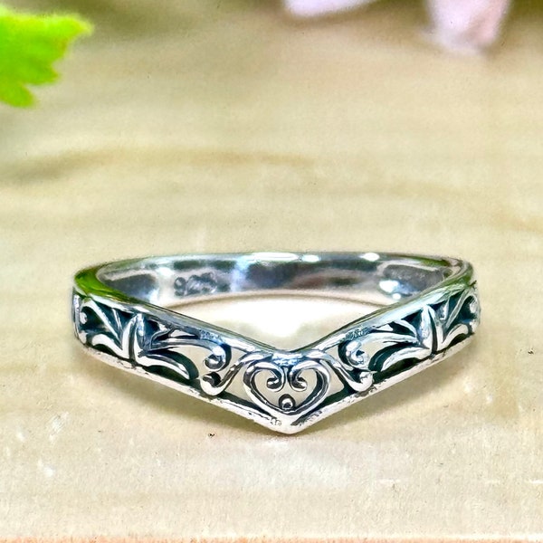 Filigree Heart V-Shaped Ring | Solid 925 Sterling Silver Vine Ring | Womens Silver Ring | Trendy | Minimalist | For Her