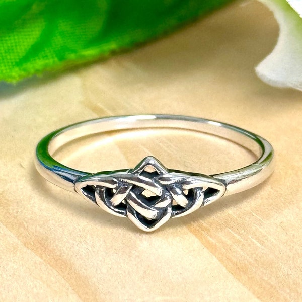 Filigree Celtic Trinity Knot Ring | Solid 925 Sterling Silver Irish Latticework Ring | Womens Silver Ring | Trendy | St. Patrick's Day Gift