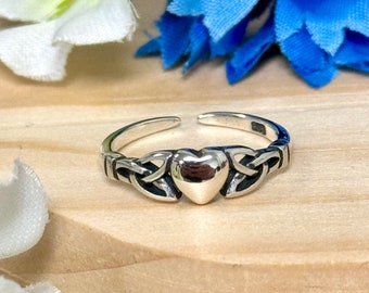 Celtic Trinity Knot Heart Toe Ring | Solid 925 Sterling Silver Filigree Irish Celtic Toe Band | Womens Silver Ring | Trendy | Body Jewelry