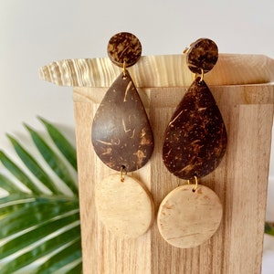 Beach jewelry, Eco friendly earrings, Coconut earrings, Shell jewelry, Sustainable dangle earrings, Bohemian earrings, Boho Beach earrings