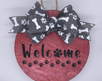 Welcome Tracks Dog Welcome Sign | Front Door Welcome Sign | Paw Print Bow | Dog Parents | Entryway Sign | Wooden Sign | Dog Décor | Dog Mom