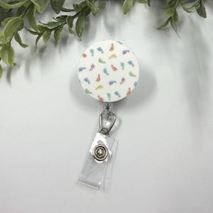 Porta credencial retráctil para enfermera de parto y parto: bonito accesorio de trabajo para enfermeras de maternidad, posparto y UCIN. imagen 2