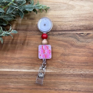 Personalisierte Let&#39;s Love Perlen Badge Reel | Valentinstags-Aufkleber Austauschbare Krankenschwester-Abzeichen Reel