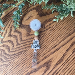 Personalized Dog Mom Beaded Badge Reel | Pet Dog Cat Badge Reel | Dog Lover | Dog Mom | Vet, Nurse Badge Reel | Interchangeable Badge Reel