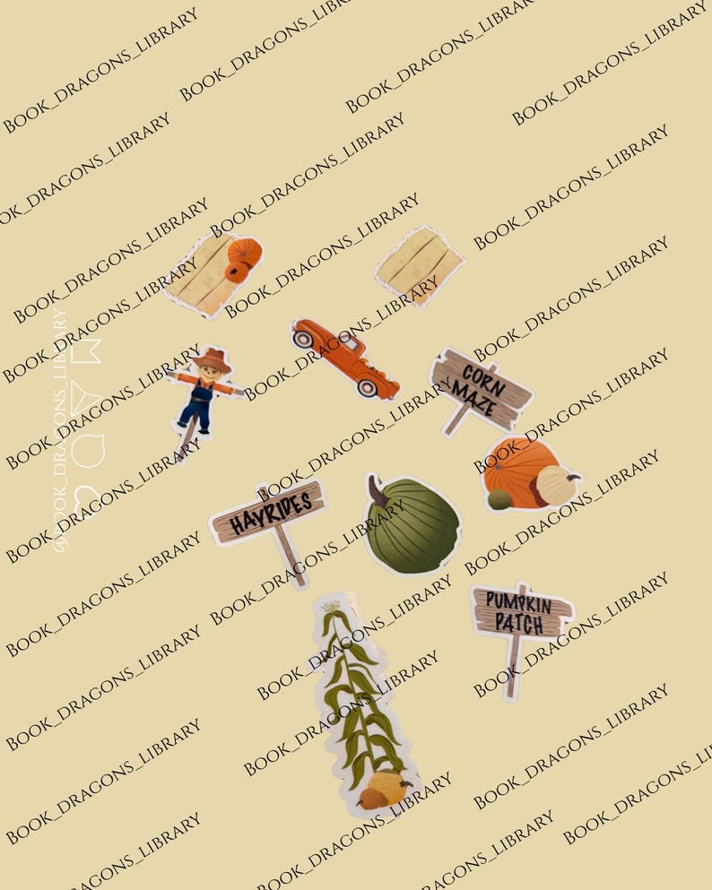 Pu&ograve; includere: Una collezione di adesivi a tema autunnale. Raffigurano uno spaventapasseri, una zucca, un cartello "gite in carrozza", un cartello "labirinto di mais", un cartello "campo di zucche", un'auto arancione e una zucca verde. Sfondo beige con testo "BOOK_DRAGONS_LIBRARY".