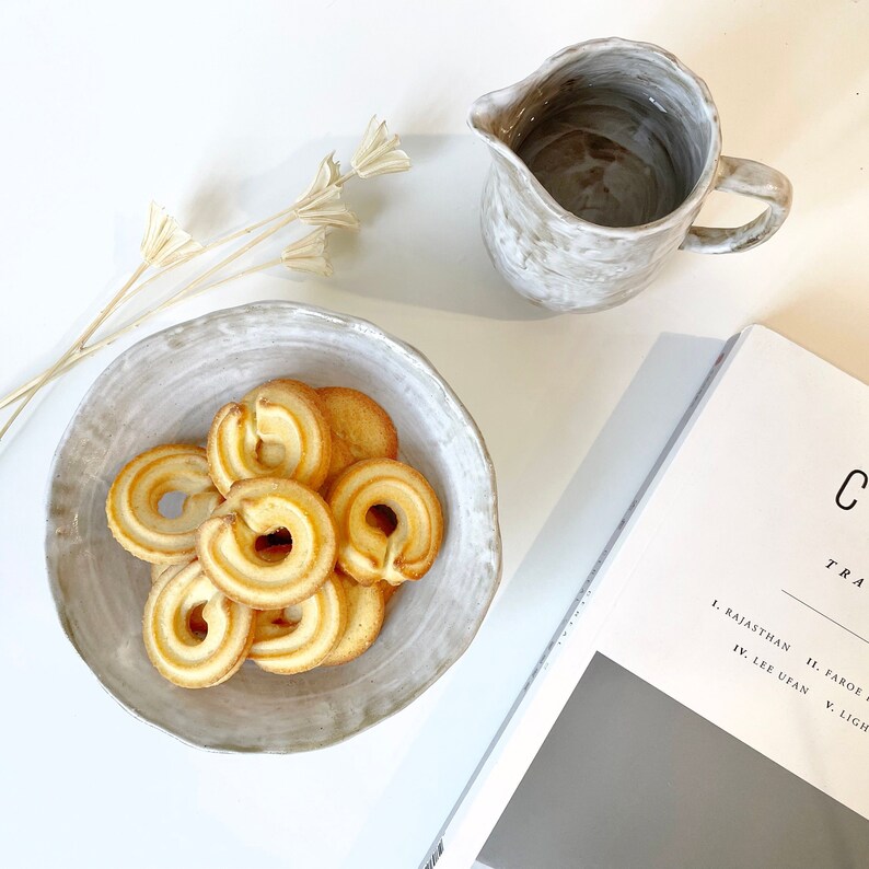 Newround Ceramic Plate With Legs Handmade Ceramic Bowl Etsy