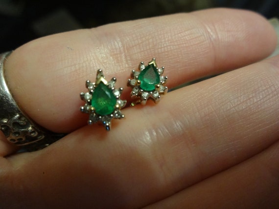 10k pear diamond genuine emerald stud earrings - image 1