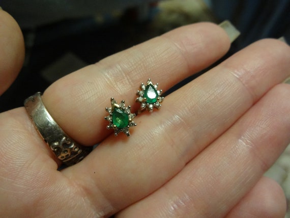 10k pear diamond genuine emerald stud earrings - image 4