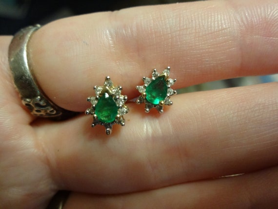 10k pear diamond genuine emerald stud earrings - image 3