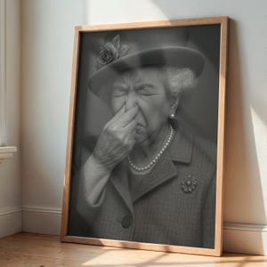 Lustiges Toilettenbild "Queen Elizabeth"  hält Nase zu | Motiv für Gäste WC Badezimmer Wanddeko witziges Poster humorvolle Kunst | Es stinkt