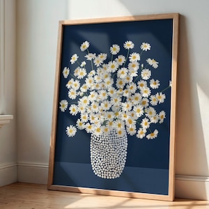 Gänseblümchen Poster in Vase Dunkelblau Margeriten Wandbild Skandinavische Deko Florale Kunst Druck für Wohnzimmer Sommer Blumen Geschenk
