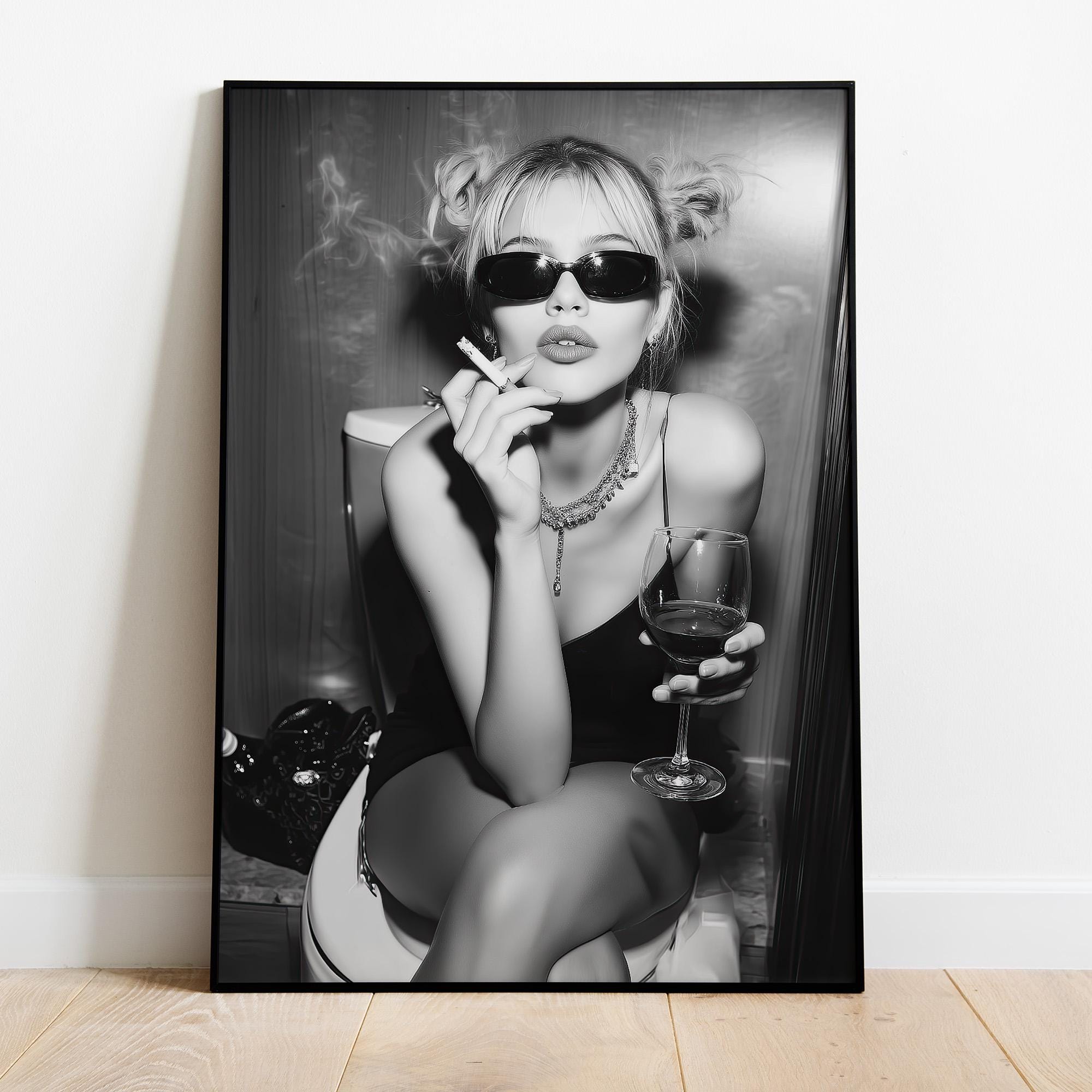 Close Up Poster Premium XL – Ragazza In Bagno Con Sigaretta E Grappa – 61 X 91,5 Cm – Foto Andrey Armyagov