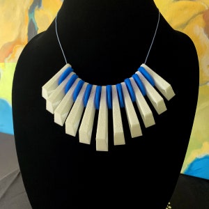 3D Printed Necklace: &quot;Glowbird&quot;
