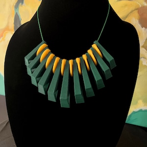 3D Printed Necklace: &quot;Pepper&quot;