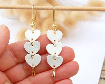 Boucles d'oreilles coeur cuir véritable blanc plaqué or - Cascade de coeurs - Cadeau femme, bijoux mariage, Saint Valentin Noël -   Agatiz