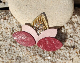 Lotus flower leather brooch in pastel pink, burgundy and gold glitter leather. Art Deco brooch - Women's jewelry - Christmas gifts - AGATIZ -