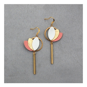 Mini lotus earrings in white leather, powder pink gold and gold plated - artisanal creation - Gift idea for women - Agatiz