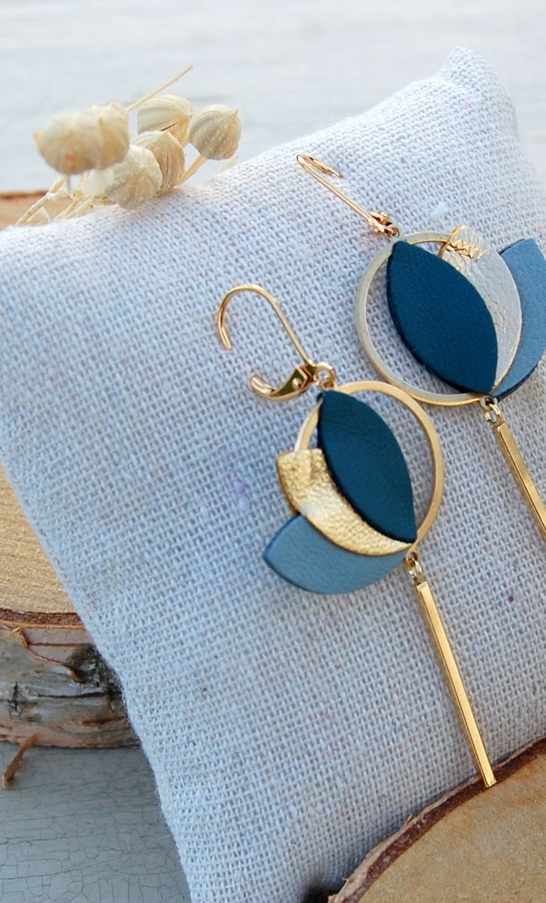 Mini pendientes de loto en azul, gris, dorado, azul pato y chapado en oro creación artesanal Idea de regalo para mujer Agatiz imagen 2