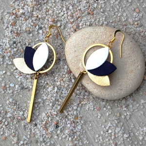 Mini lotus leather earrings in gold, navy blue, white, and gold plated artisanal creation Gift idea for women Agatiz image 2