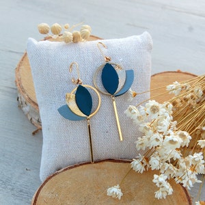 Boucles d'oreilles mini lotus bleu gris,doré, bleu canard et plaqué or création artisanale Idée cadeau pour femme Agatiz image 1