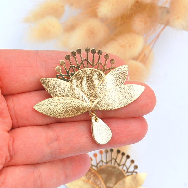 Broche Etamine fleur en cuir doré - Bijoux cuir femme - Idée cadeau, bijoux mariage, fêtes, Noël - Création artisanale - Agatiz