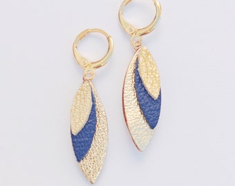 Boucles d'oreilles pétales en cuir doré et bleu création artisanale - Idée cadeau pour femme Noël - Agatiz