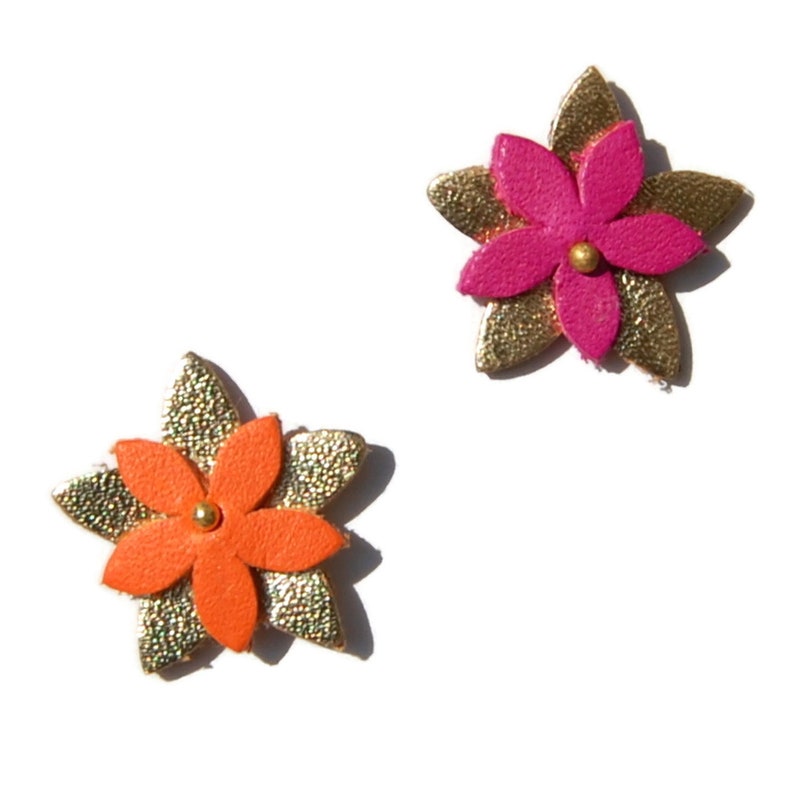 FRIDA two leather flower pin brooches Choice of color, pink blue orange white lilac Women's jewelry Valentine's Day gifts AGATIZ ORANGE / FUSCHIA