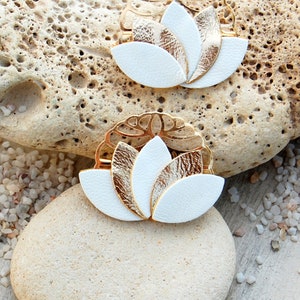 Broche cuir fleur de lotus cuir blanc et or - Bijoux femme - Bijoux mariage, cadeau fête des mères - AGATIZ -