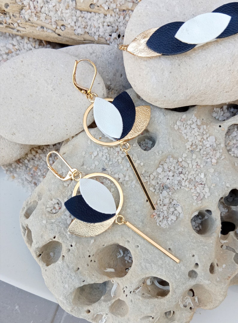 Mini lotus leather earrings in gold, navy blue, white, and gold plated artisanal creation Gift idea for women Agatiz image 1