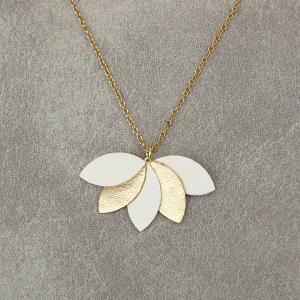 Collier cuir fleur de lotus blanc et or - Bijoux femme - Idée cadeau pour femme - AGATIZ