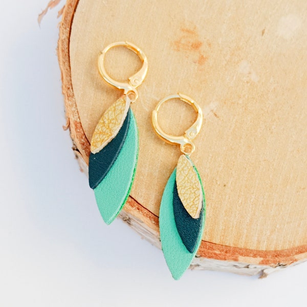 Petal earrings in mint green gold leather handcrafted creation - Christmas gift idea for women - Ceremonial party jewelry - Agatiz